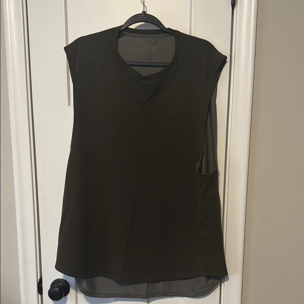 Lululemon Men’s Sleeveless Shirt in Olive Green